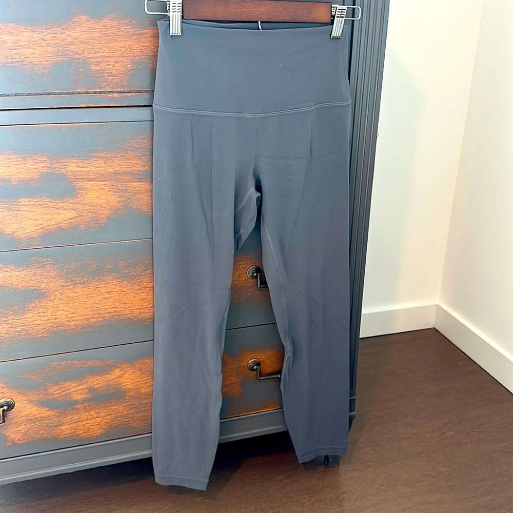 Lululemon leggings size 6